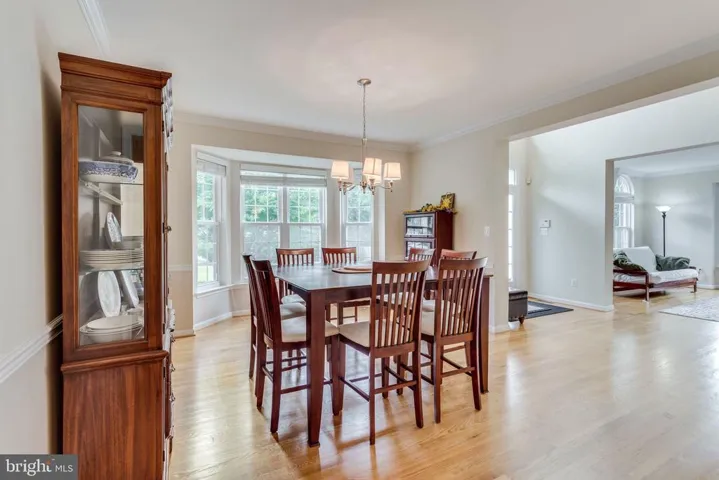 6711 Lake Village Dr, Alexandria, Virginia 22315
