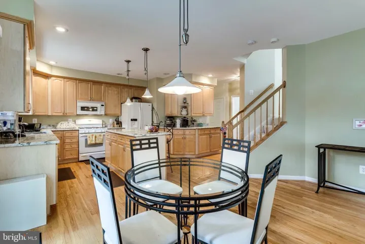6711 Lake Village Dr, Alexandria, Virginia 22315