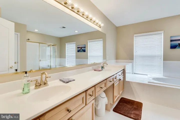 6711 Lake Village Dr, Alexandria, Virginia 22315