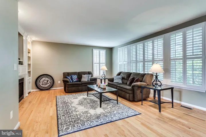 6711 Lake Village Dr, Alexandria, Virginia 22315