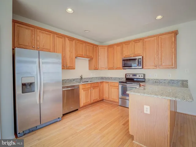 7355 Bloomington, Springfield, Virginia 22150