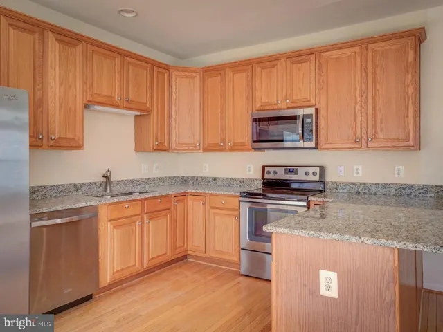 7355 Bloomington, Springfield, Virginia 22150