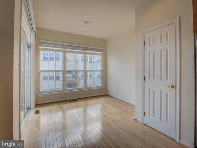 7355 Bloomington, Springfield, Virginia 22150