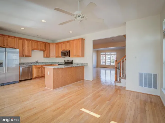 7355 Bloomington, Springfield, Virginia 22150