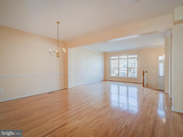 7355 Bloomington, Springfield, Virginia 22150