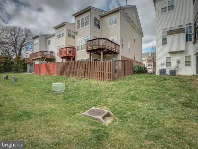 7355 Bloomington, Springfield, Virginia 22150
