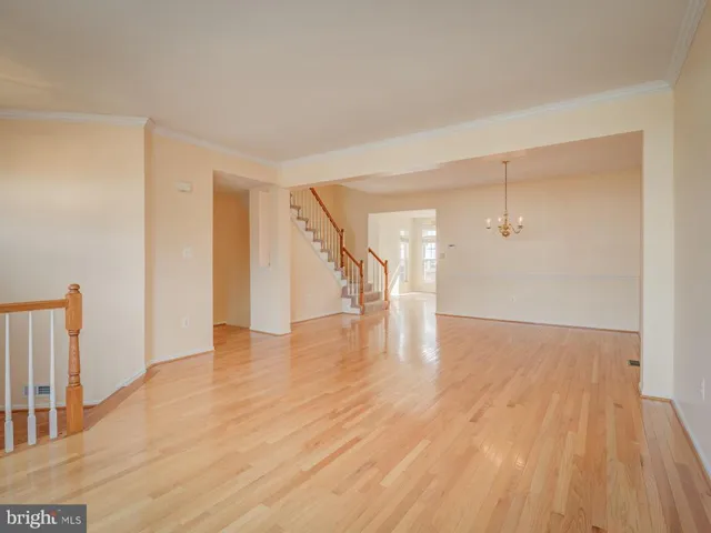 7355 Bloomington, Springfield, Virginia 22150