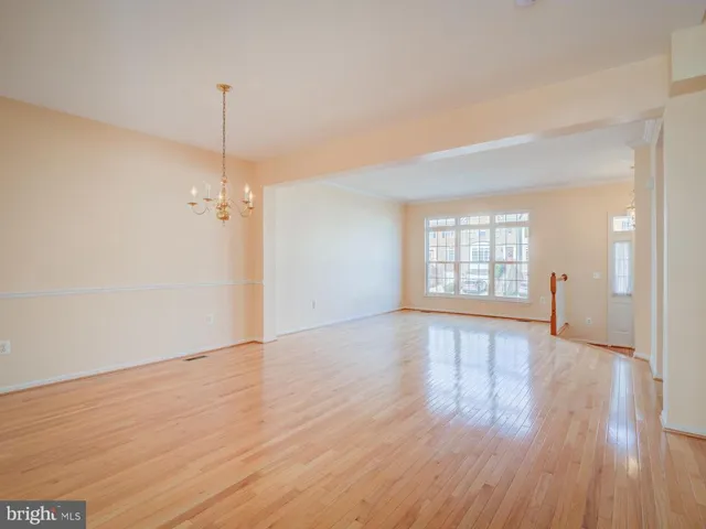 7355 Bloomington, Springfield, Virginia 22150