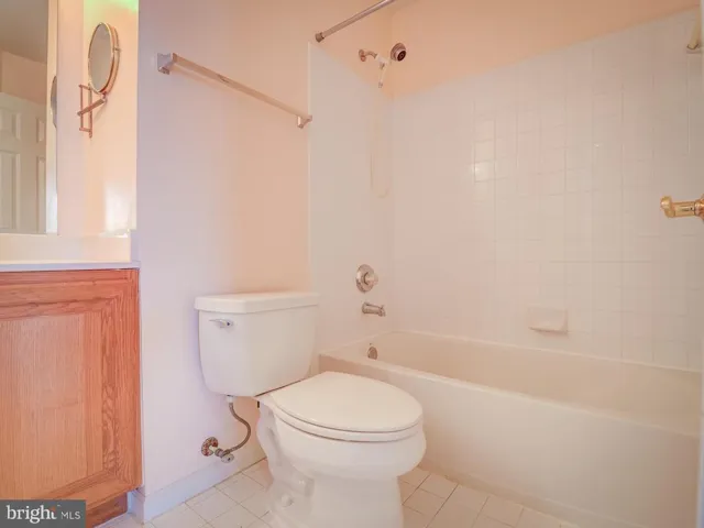 7355 Bloomington, Springfield, Virginia 22150