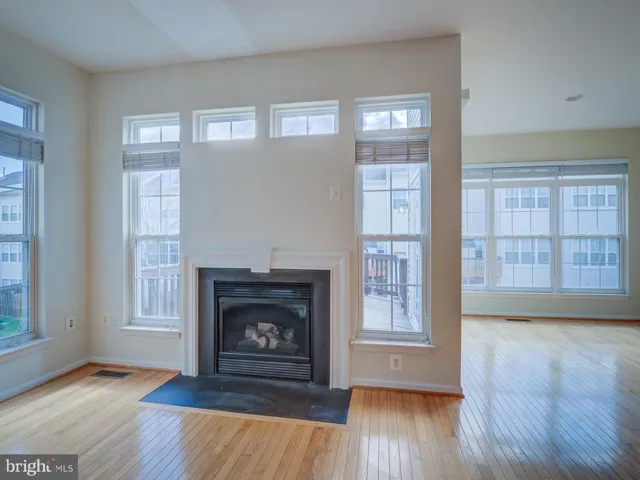 7355 Bloomington, Springfield, Virginia 22150