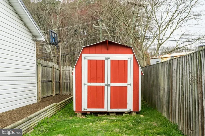 8401 Leaf Rd, Alexandria, Virginia 22309
