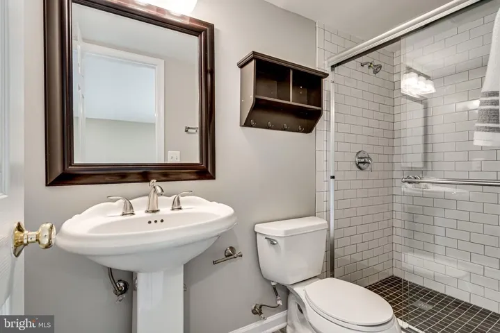 8401 Leaf Rd, Alexandria, Virginia 22309