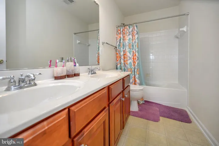 5500 Silver Maple Ln, Fredericksburg, Virginia 22407