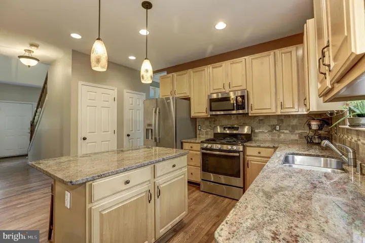 14912 Greenhill Crossing Dr, Haymarket, Virginia 20169