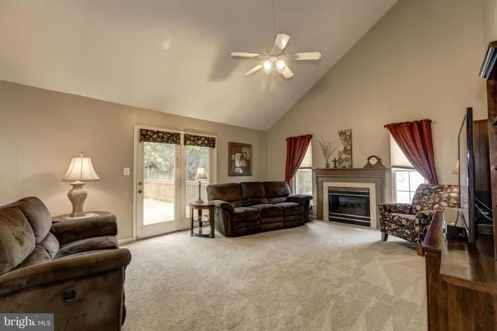 14912 Greenhill Crossing Dr, Haymarket, Virginia 20169