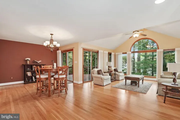 3413 Frenora Ct, Falls Church, Virginia 22042