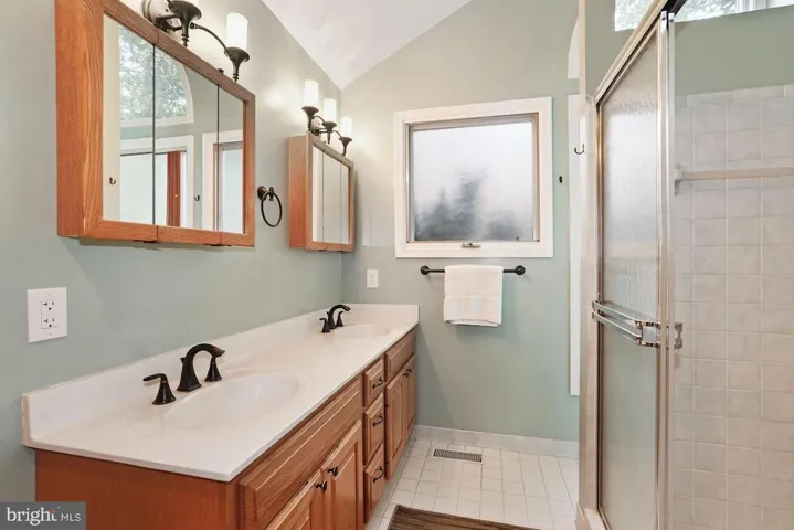 3413 Frenora Ct, Falls Church, Virginia 22042
