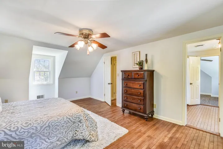2912 Stuart Dr, Falls Church, Virginia 22042