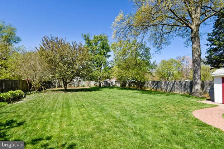 2912 Stuart Dr, Falls Church, Virginia 22042