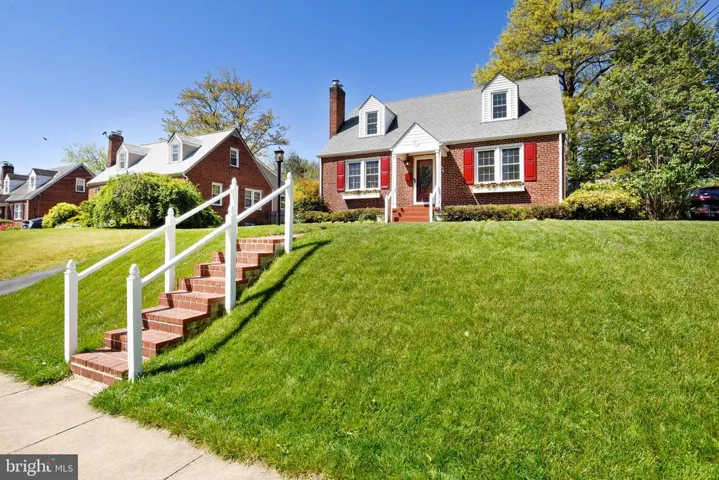 2912 Stuart Dr, Falls Church, Virginia 22042