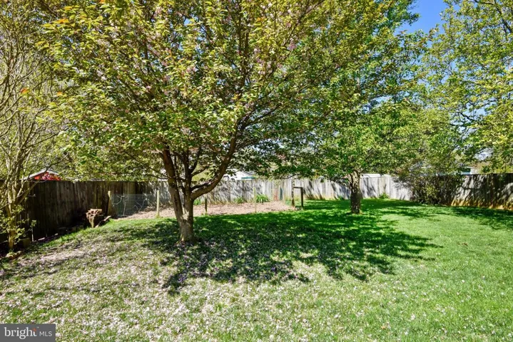 2912 Stuart Dr, Falls Church, Virginia 22042