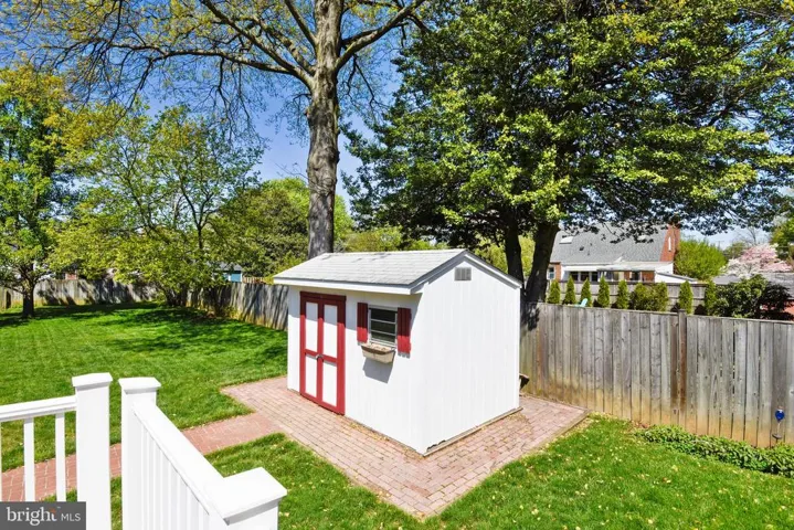 2912 Stuart Dr, Falls Church, Virginia 22042