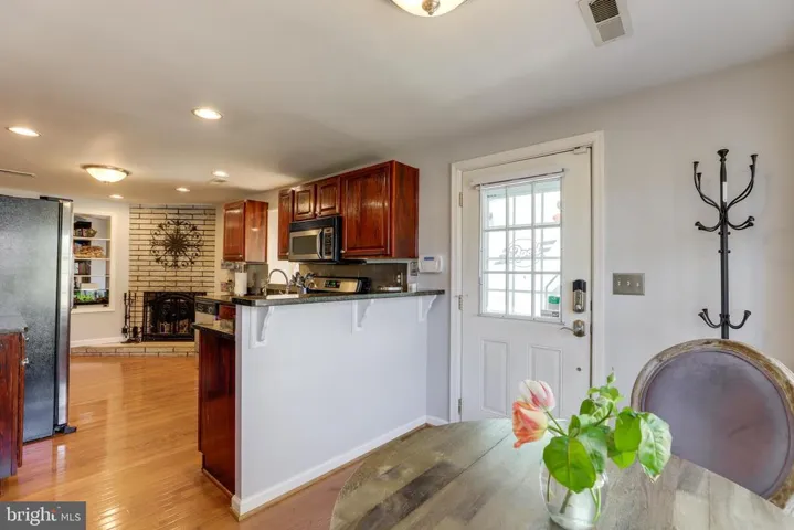2454 S Monroe St, Arlington, Virginia 22206