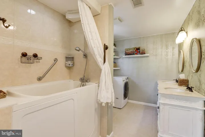 2454 S Monroe St, Arlington, Virginia 22206