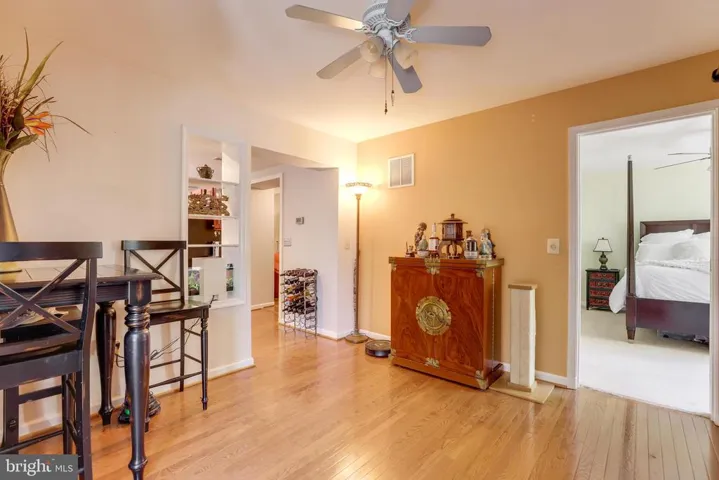 2454 S Monroe St, Arlington, Virginia 22206