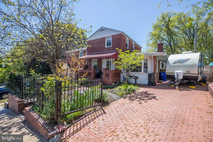 2454 S Monroe St, Arlington, Virginia 22206