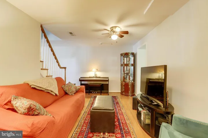 2454 S Monroe St, Arlington, Virginia 22206