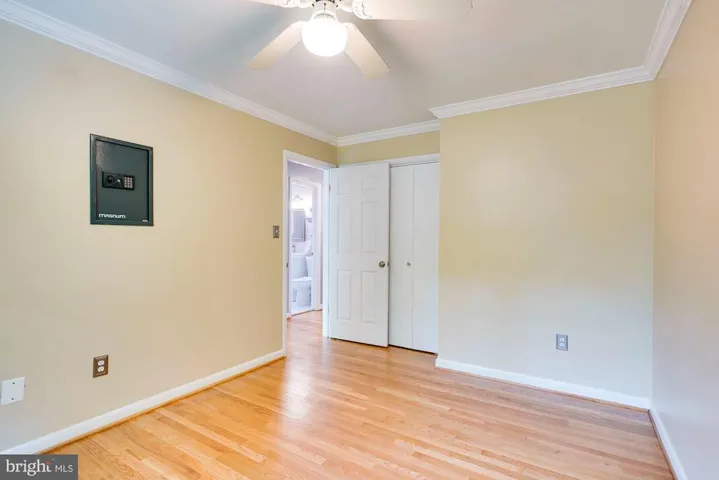 1325 N Ivanhoe St, Alexandria, Virginia 22304