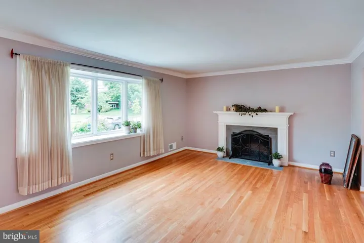 1325 N Ivanhoe St, Alexandria, Virginia 22304