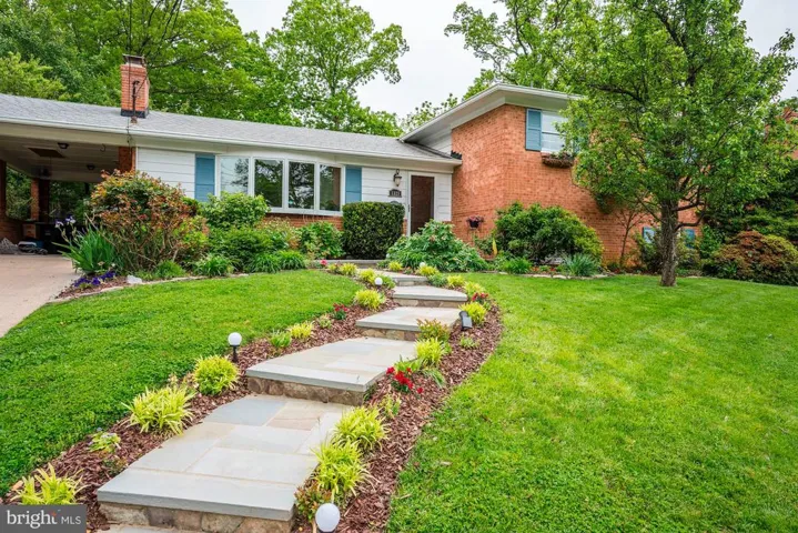 1325 N Ivanhoe St, Alexandria, Virginia 22304