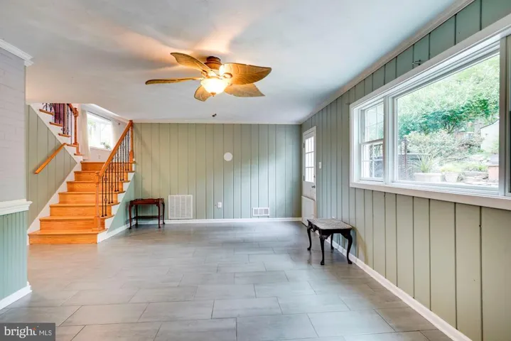 1325 N Ivanhoe St, Alexandria, Virginia 22304