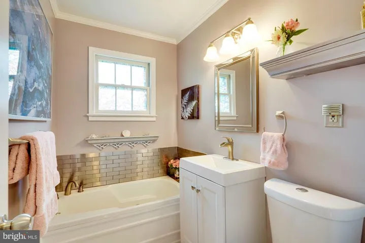 1325 N Ivanhoe St, Alexandria, Virginia 22304