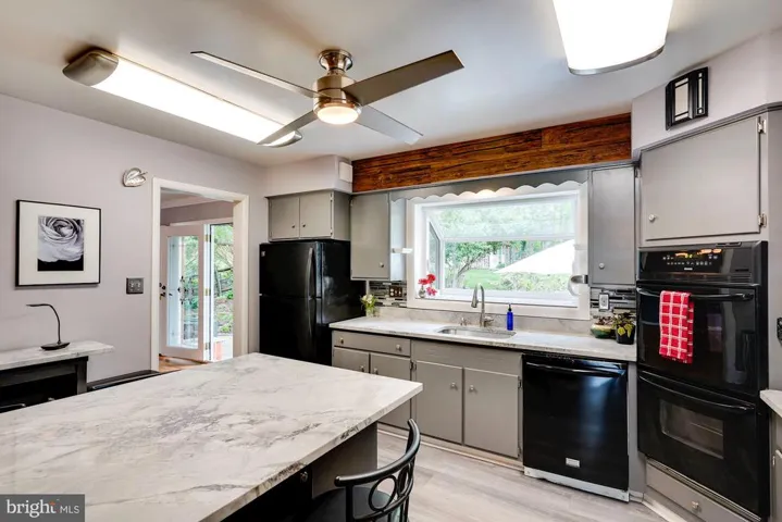 1325 N Ivanhoe St, Alexandria, Virginia 22304