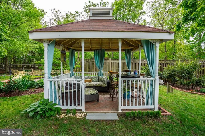 1325 N Ivanhoe St, Alexandria, Virginia 22304