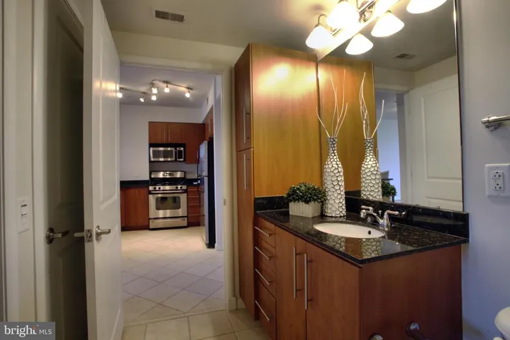 1021 N Garfield St #534, Arlington, Virginia 22201