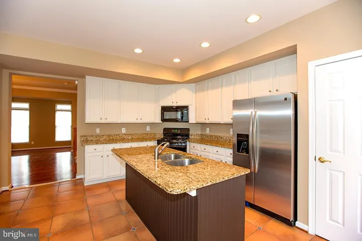 42469 Regal Wood Dr, Brambleton, Virginia 20148