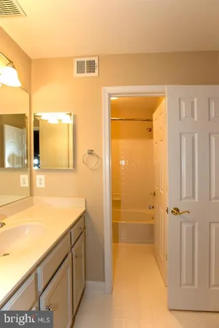 42469 Regal Wood Dr, Brambleton, Virginia 20148