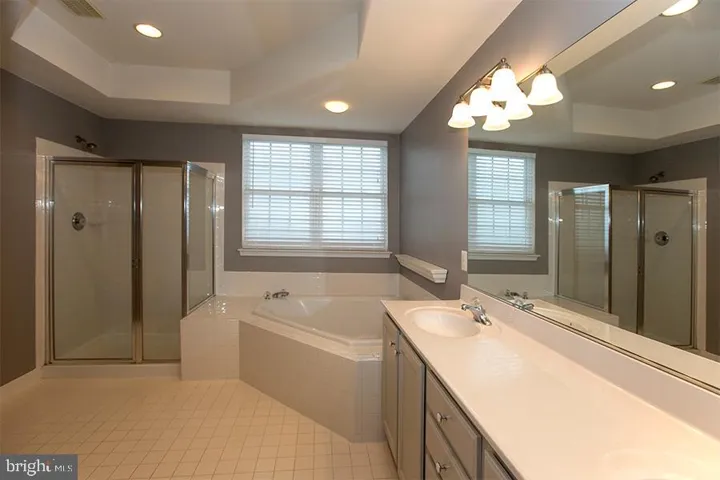 42469 Regal Wood Dr, Brambleton, Virginia 20148