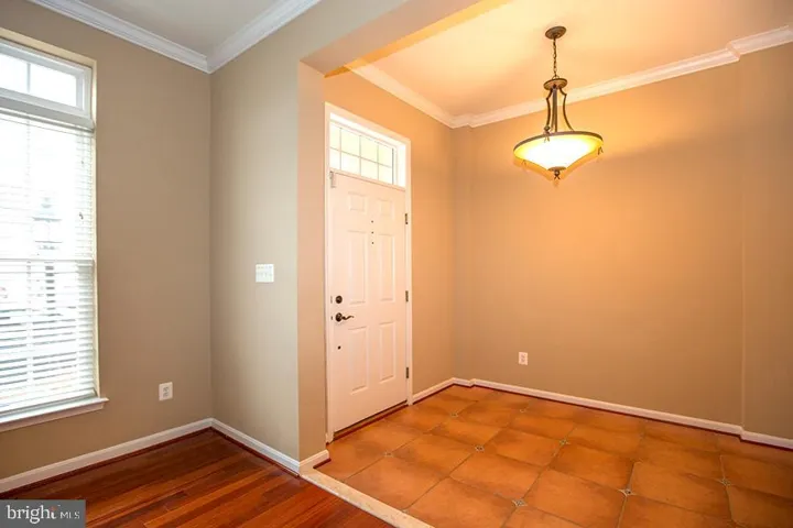 42469 Regal Wood Dr, Brambleton, Virginia 20148