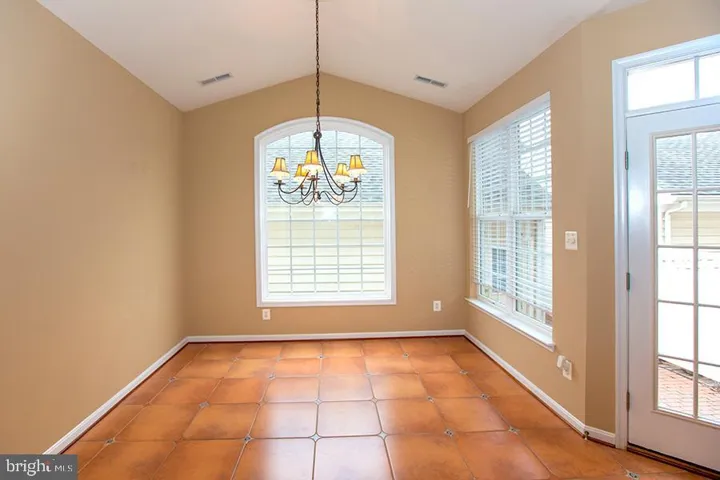 42469 Regal Wood Dr, Brambleton, Virginia 20148