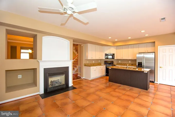 42469 Regal Wood Dr, Brambleton, Virginia 20148