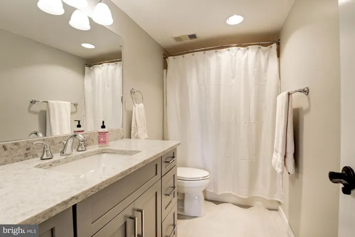 3800 Powell Ln #1125, Falls Church, Virginia 22041