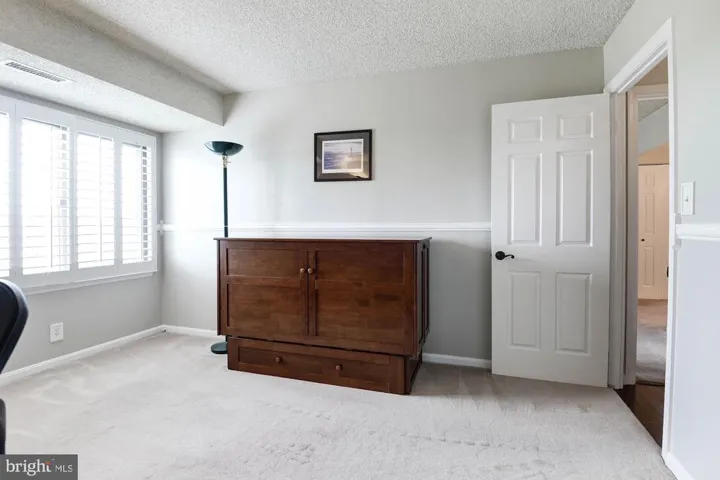 3800 Powell Ln #1125, Falls Church, Virginia 22041