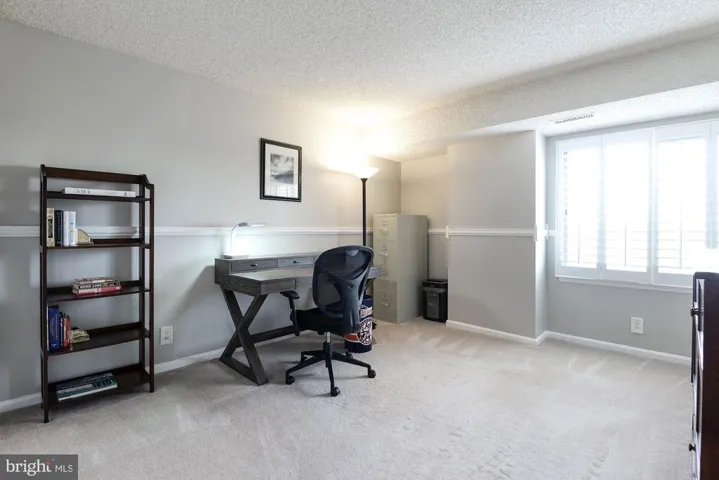 3800 Powell Ln #1125, Falls Church, Virginia 22041