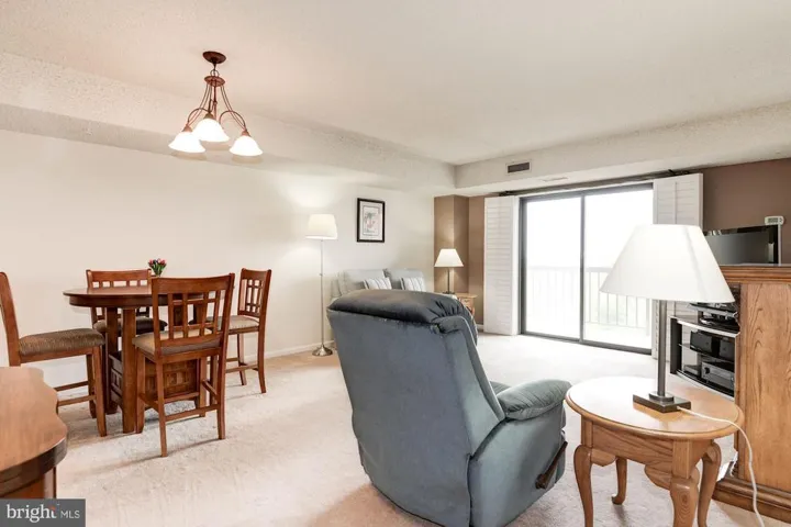 3800 Powell Ln #1125, Falls Church, Virginia 22041