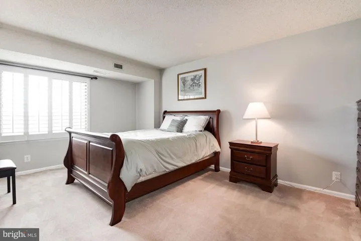 3800 Powell Ln #1125, Falls Church, Virginia 22041